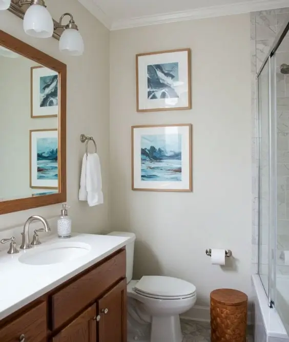 Hang Stylish Art Pieces